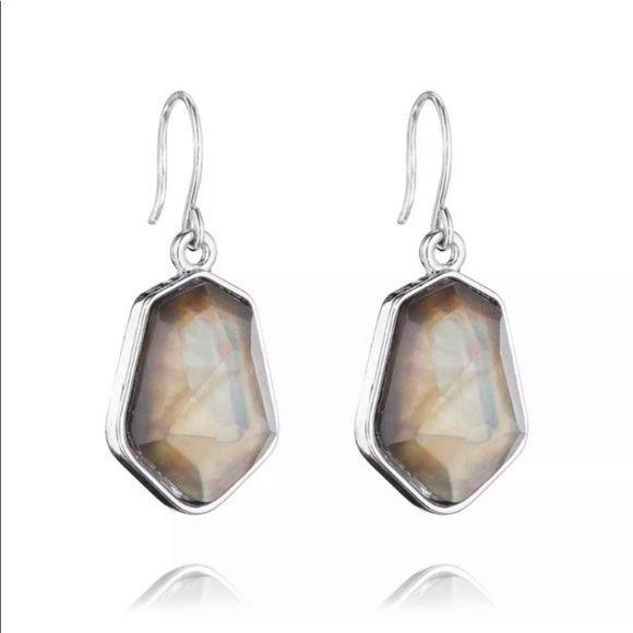 Chloe + Isabel Jewelry - FLASH SALE Chloe + Isabel Ocean Lace Drop Earrings